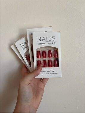 Red Press-On Nail Set - Glossy Red